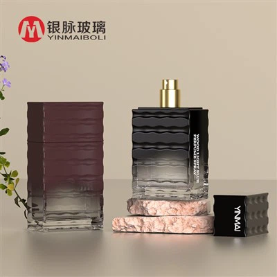Botol parfum yang dibuat khusus